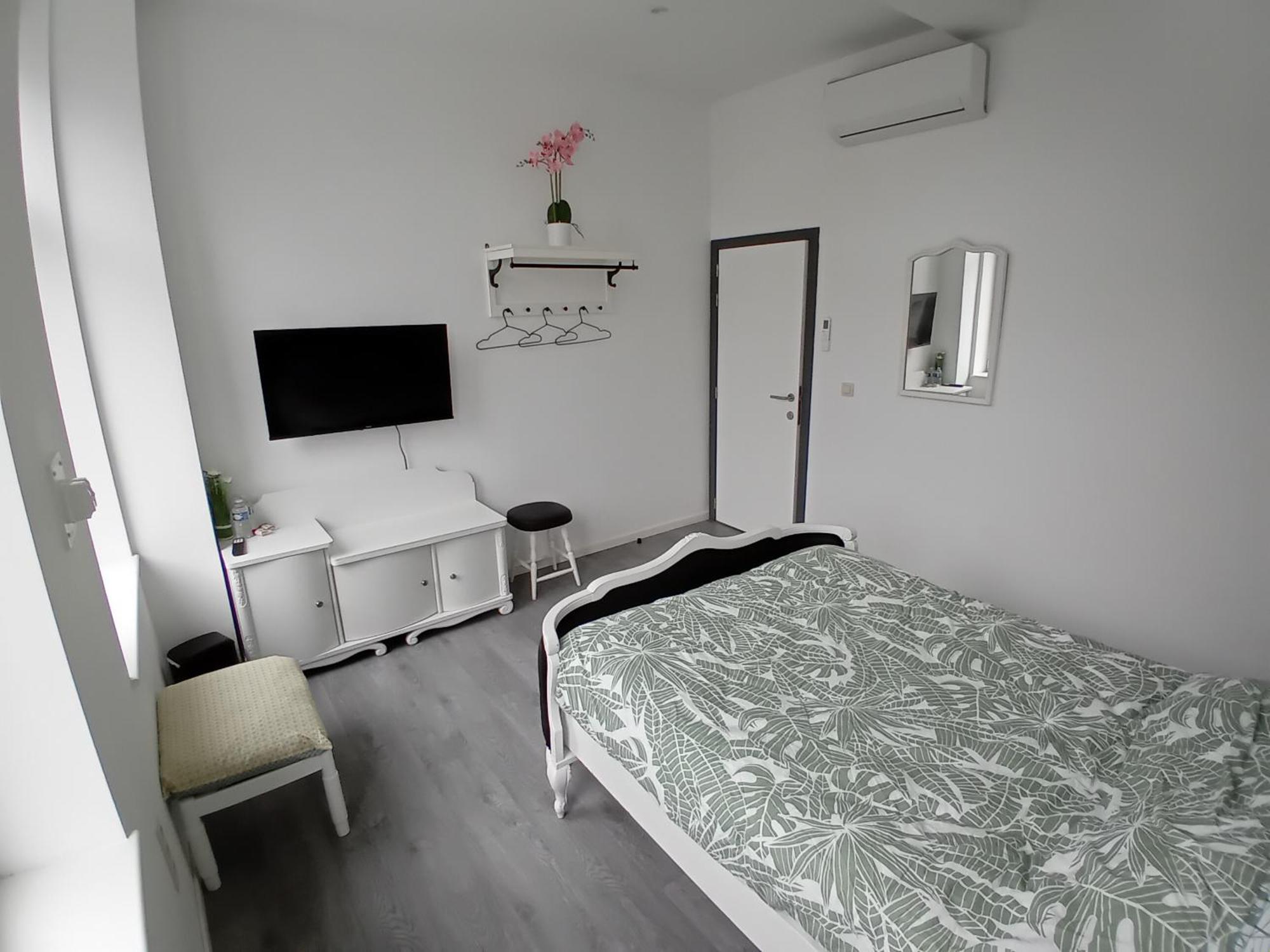 Leuze Escale Hotell Exteriör bild
